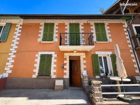 studio 63 m² saint-sauveur-sur-tinée