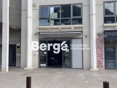 local commercial 56 m²