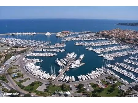place 7 99x2 80m au port vauban antibes