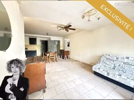 studio 1 pièce 50 m²