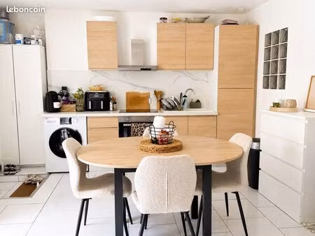 particulier - à louer – t2 rénové de 35 m² au cœur de rousset