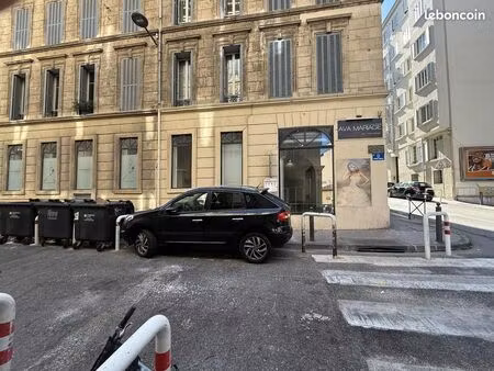 local commercial 119 m² marseille