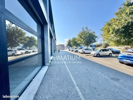 local 200 m² salon-de-provence