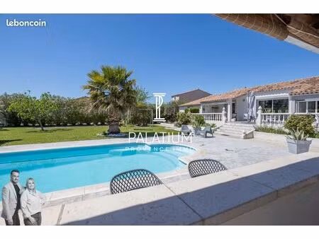 maison 9 pièces 207 m²