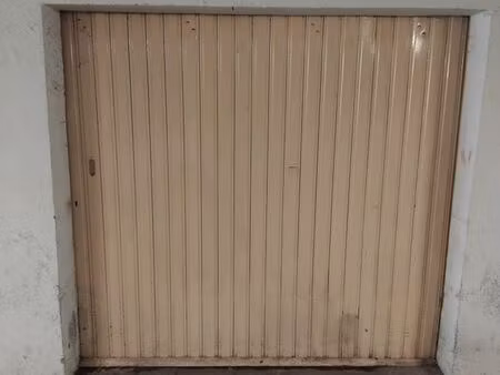 loue box-garage 13007