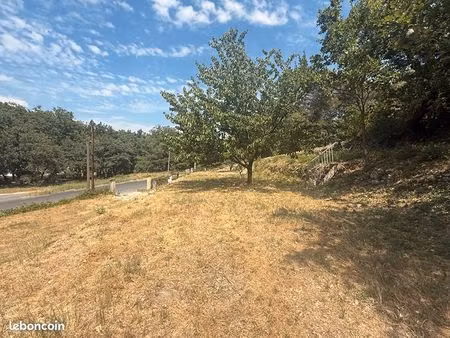 terrain 709 m² la roque d antheron