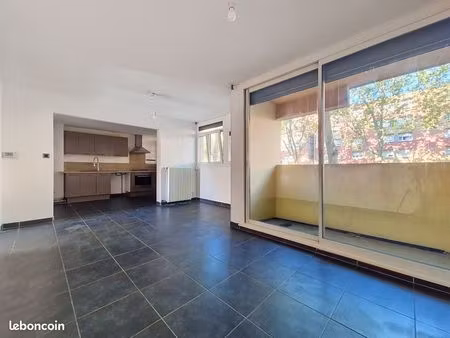 à vendre – appartement t5 de 85 m² – salon-de-provence – résidence le guynemer