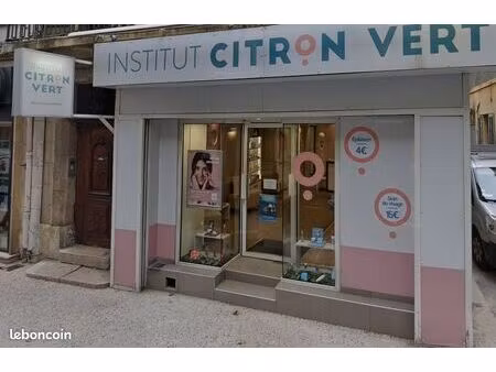 local commercial plein centre 80m2