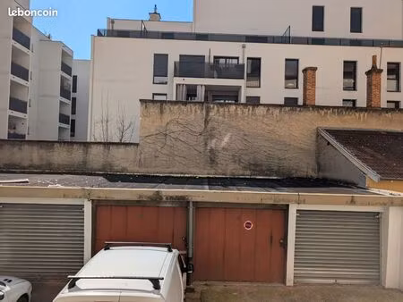 location box 16m2 lyon 8ème