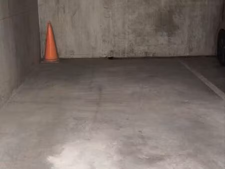 place de parking sécurisée en sous-sol