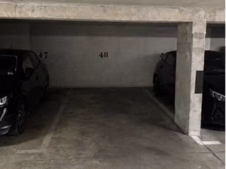 place de parking sécurisée voiture/ moto – euroméditerranée / la joliette – à la journée o