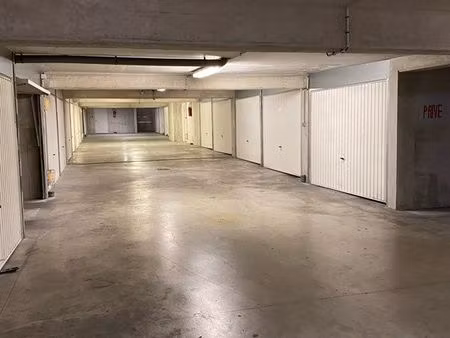 vends garage double centre villefranche