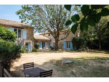 propriété avec piscine à fort potentiel en pleine nature
