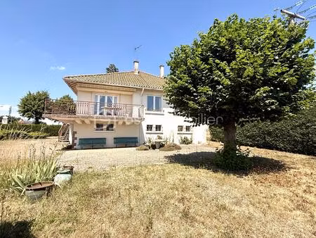 maison de 135 m² à saint-just-la-pendue