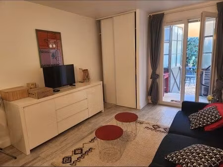 studio au milieu des vignes