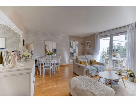 f3 69 m² avec jardin- ravalement payé