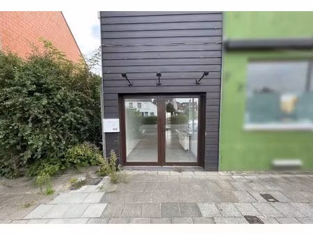 surface commerciale à louer à chaussée de tervuren 44b waterloo (vbe45865)