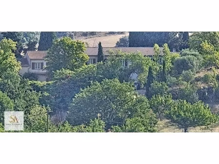 domaine de caractère de 304 m² sur plus de 60 hectares d’un seul tenant – entre nature  él