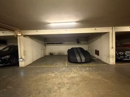grande place de parking sécurisée – paris 16