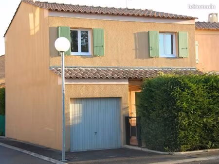 villa t4 + garage +jardin aix-luynes