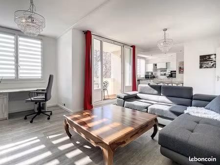 appartement t3 rénové  spacieux  élégant