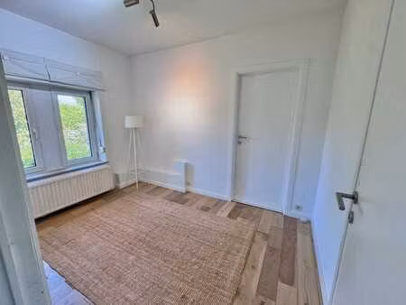 bureau à louer 15m² avec parking à waterloo