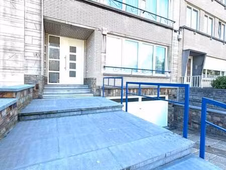 mooi  gerenoveerd twee-slaapkamerappartement op het tweed...