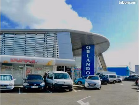 local commercial 65 m² baie mahault