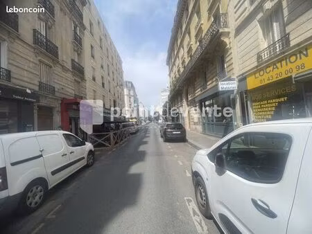 commerce informatique/multimédia 18 m²