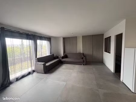 magnifique studio de standing avec verrière et jardin privatif albigny
