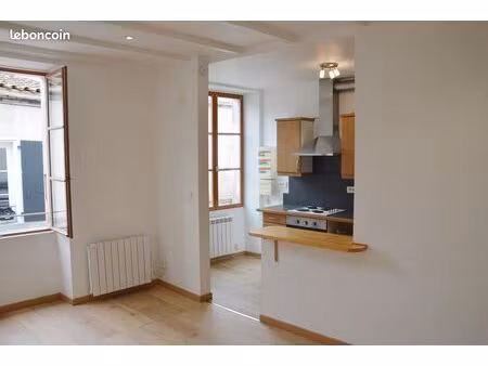 immeuble 100 m² la rochefoucauld-en-angoumois