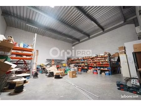 local d'activité 221 m²