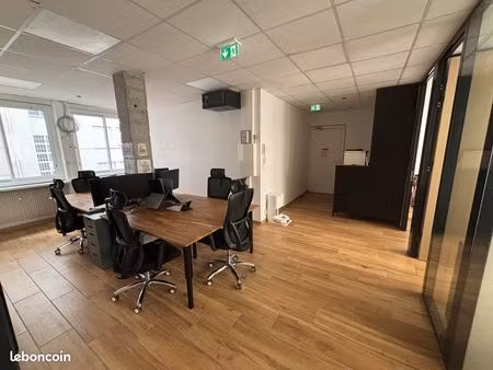 bureaux rénovés + climatisés jean mace + 3 parking