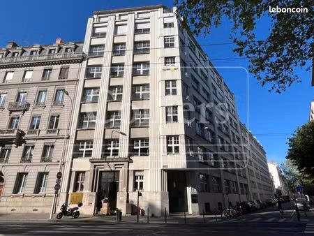 bureau 492 m²
