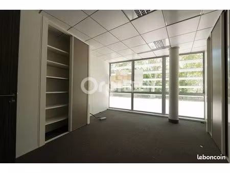 bureau 512 m²