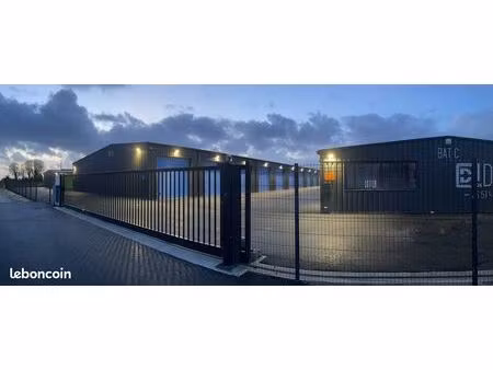 box de 49m² a louer