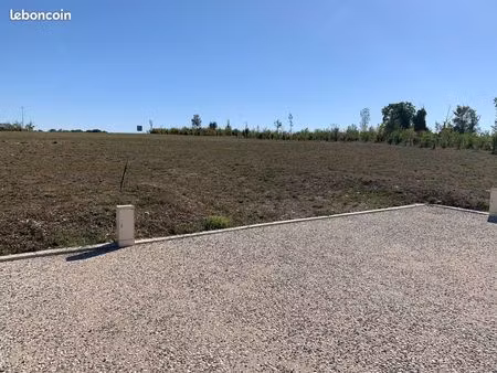 terrain à bâtir de 425 m2 au prix de 15300 à loulay (17)