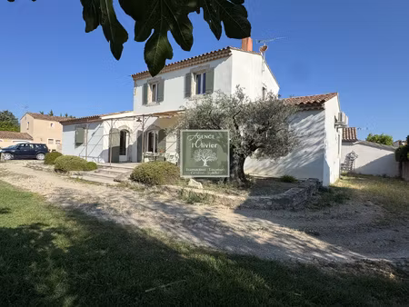 bastide provençale à pieds du centre ville de saint rémy de