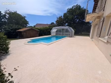 villa 7 pièces 150 m²