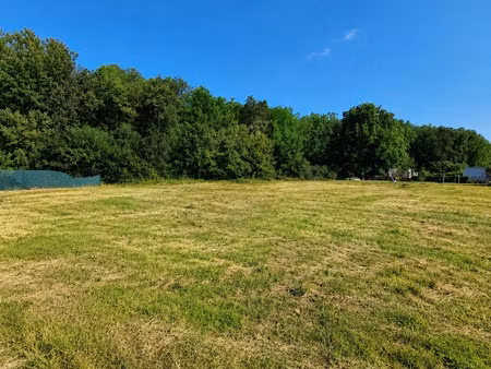 terrain constructible 900 m2 - calme - sainte-même (17770)