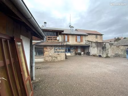 immeuble 250 m² mélisey