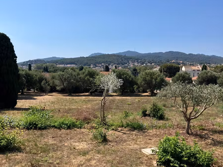 terrain constructible de 2 513 m2 libre constructeur