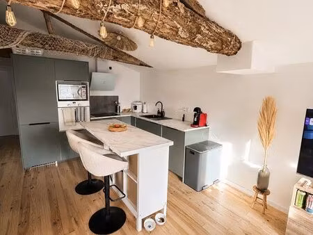 appartement t2 – grand garage – centre-ville pons – terrasse bois – entièrement rénové