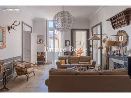 appartement 10 pièces 225 m²