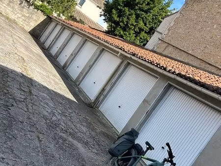 garage 18m2 victor hugo à louer