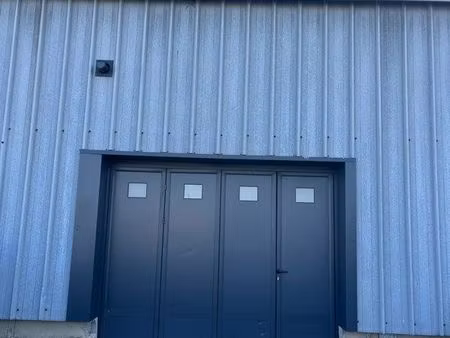 local commercial zone des 4 vents / dépôt bureaux surface 200m2 / parking privé accès poid
