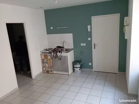 studio / f1 - centre lunéville - proche commodités