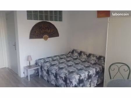 studio meublé a l'année 15m² refait à neuf