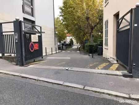 places de parking à louer - croix rousse - rue de l'annonciade