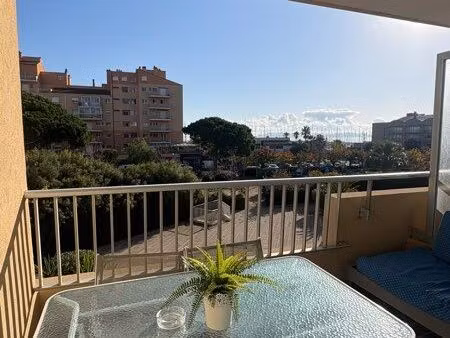 studio port de hyères septembre-juin